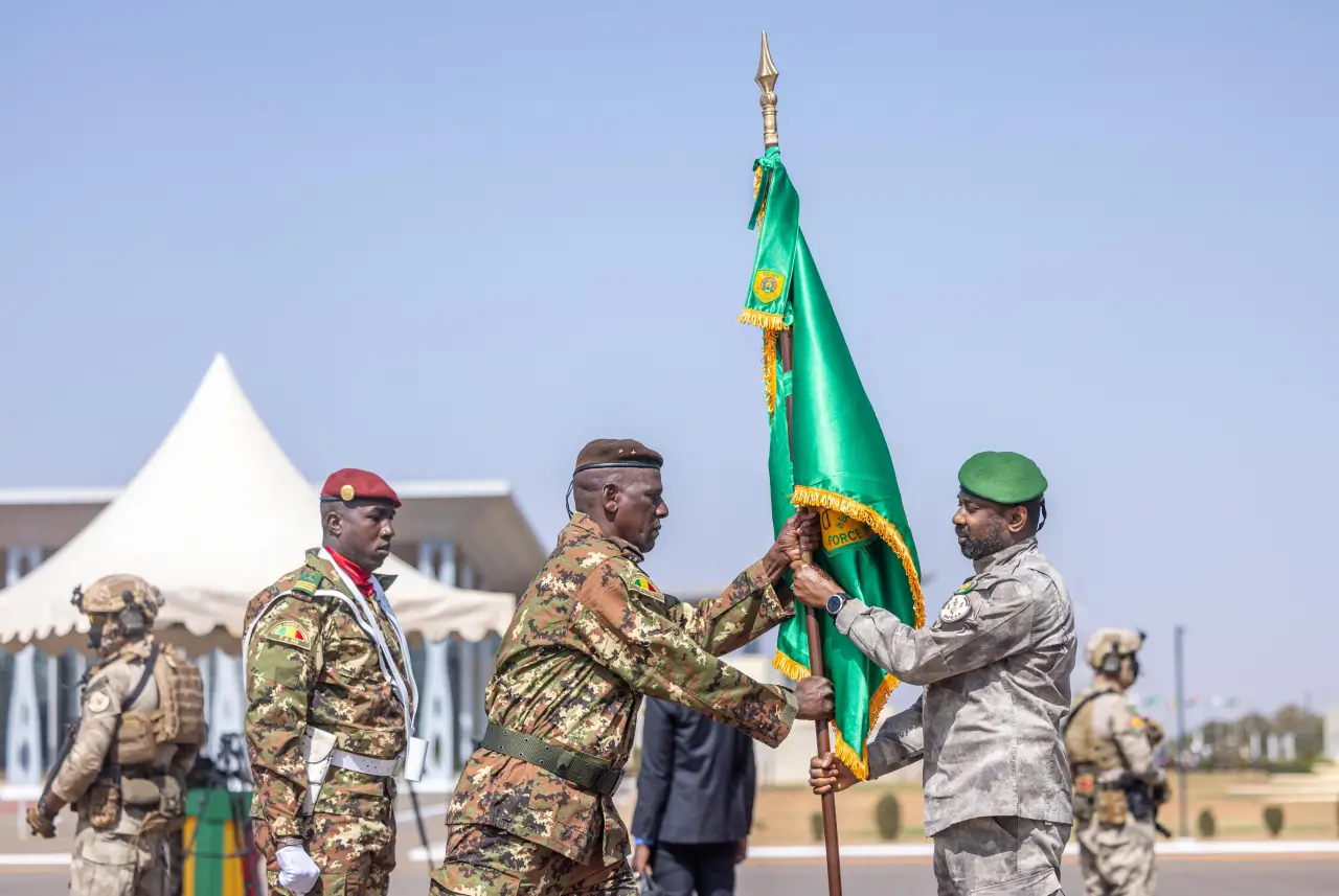 REMISE D'ETENDARDS 20 DEC 2025 04